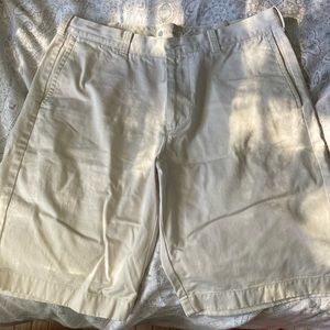 J Crew Men’s Khaki Shorts 34 11” Inseam